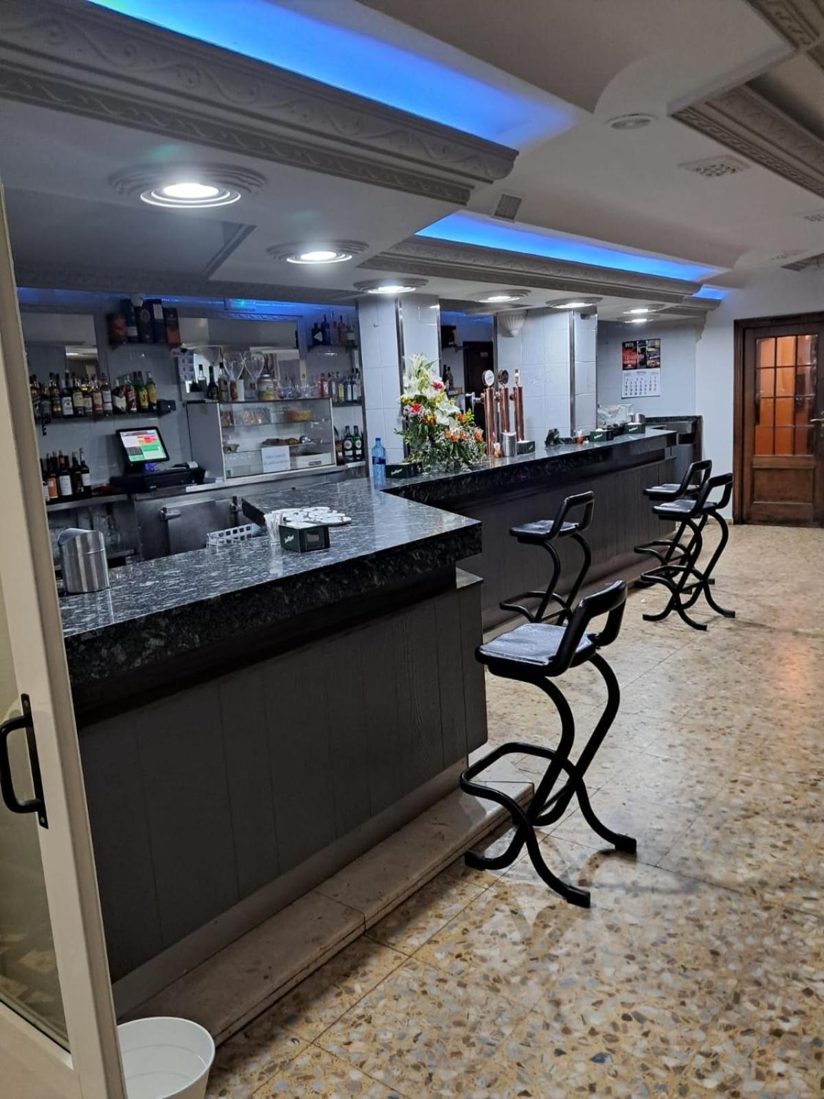 Hostal San Miguel Villalobar Exteriör bild
